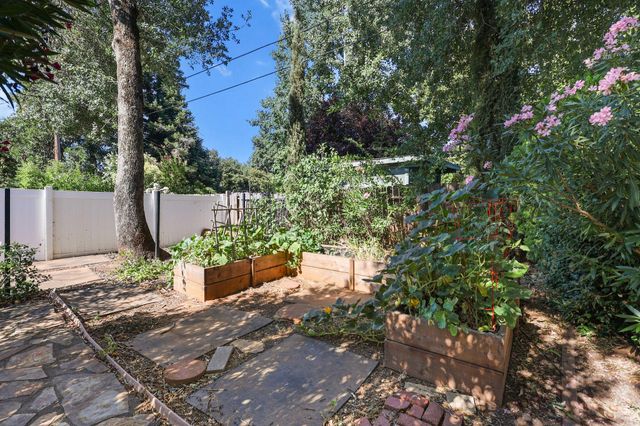 3428 Adams Lane, Redding, CA 96002