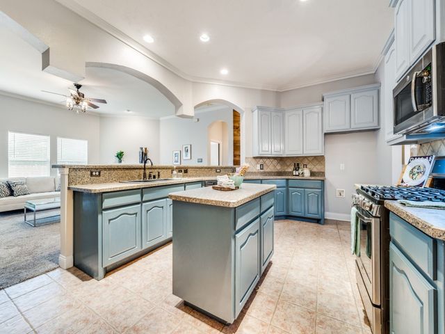 5604 Parkplace Drive, Denton, TX 76226