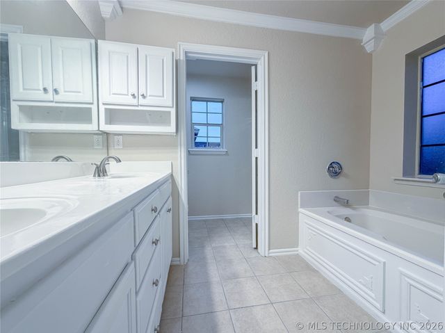 11519 E 118th Street North, Collinsville, OK 74021