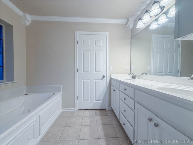 11519 E 118th Street North, Collinsville, OK 74021