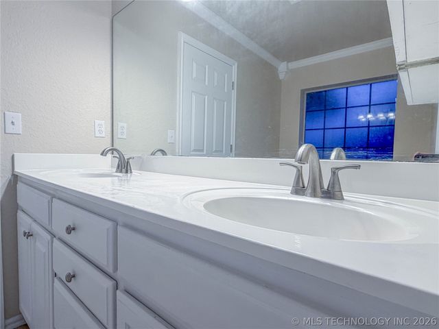 11519 E 118th Street North, Collinsville, OK 74021