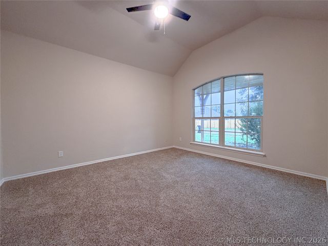 11519 E 118th Street North, Collinsville, OK 74021