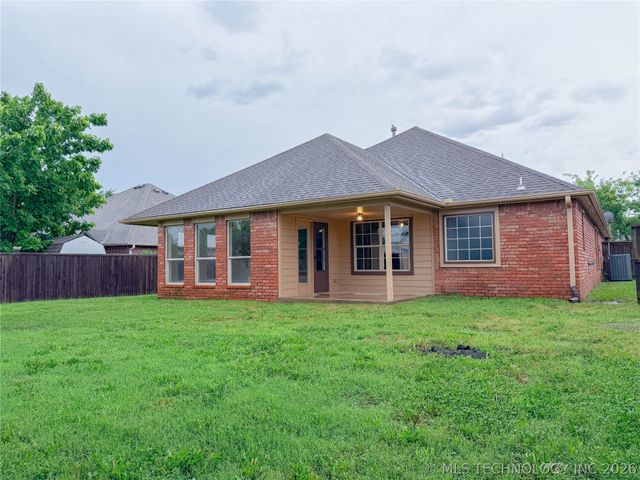 11519 E 118th Street North, Collinsville, OK 74021