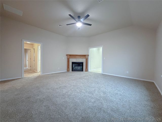 11519 E 118th Street North, Collinsville, OK 74021