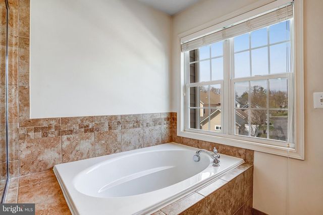 1609 POPLAR RUN DR, Silver Spring, MD 20906