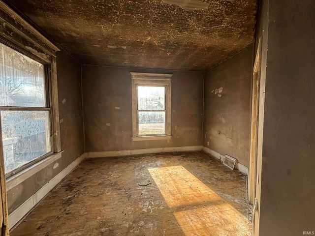 1137 S Grand Avenue, Evansville, IN 47713