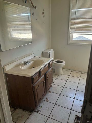 1137 S Grand Avenue, Evansville, IN 47713