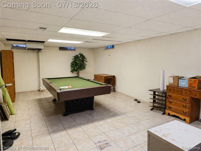 8563 Centralia Street, Dearborn Heights, MI 48127