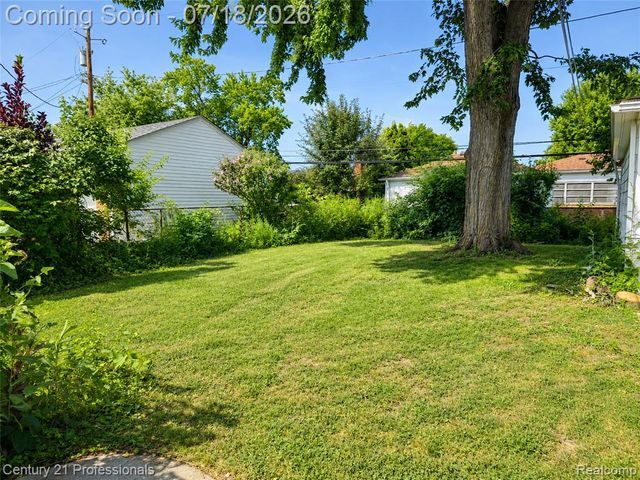 8563 Centralia Street, Dearborn Heights, MI 48127