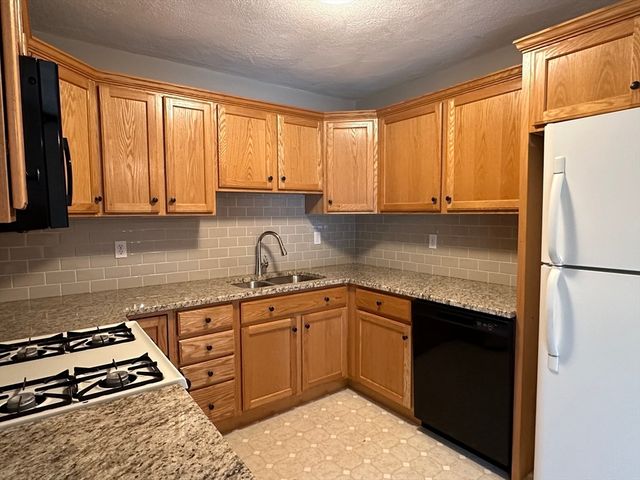 59 Bennett Street, Hudson, MA 01749
