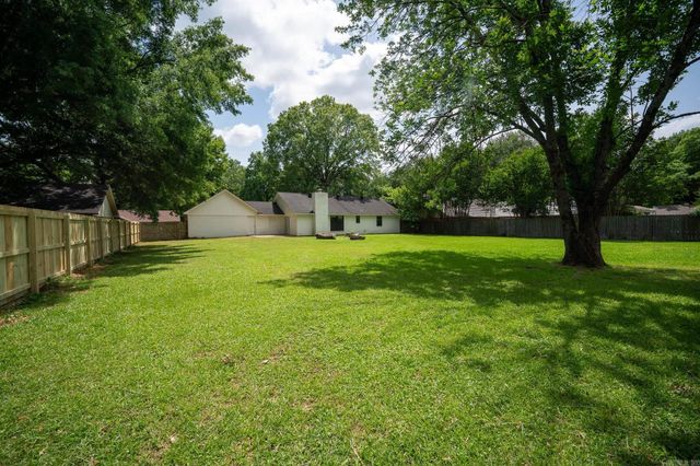 21 Covewood Dr, Conway, AR 72034