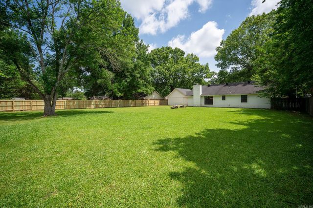 21 Covewood Dr, Conway, AR 72034