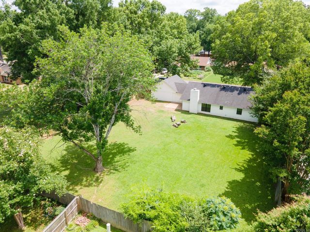 21 Covewood Dr, Conway, AR 72034