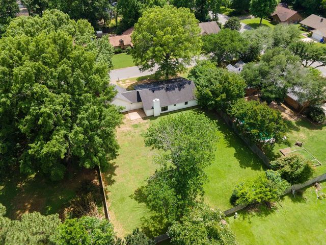 21 Covewood Dr, Conway, AR 72034
