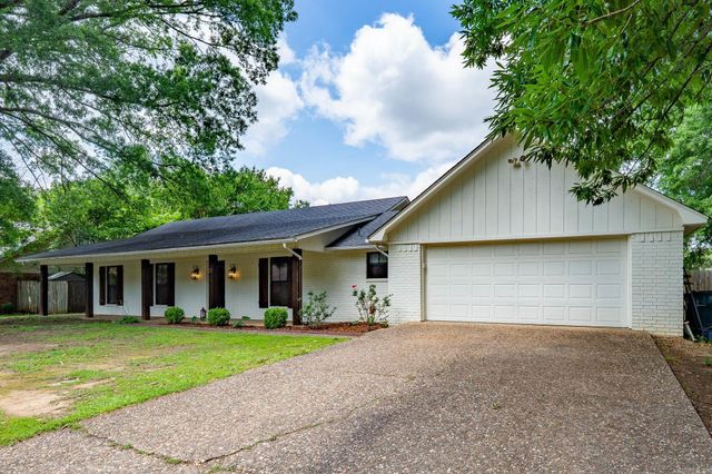 21 Covewood Dr, Conway, AR 72034