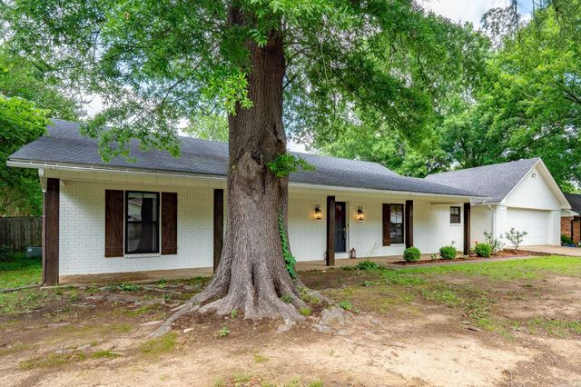 21 Covewood Dr, Conway, AR 72034