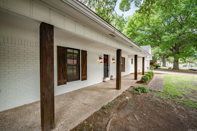 21 Covewood Dr, Conway, AR 72034