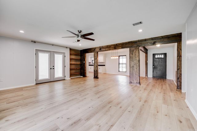 21 Covewood Dr, Conway, AR 72034
