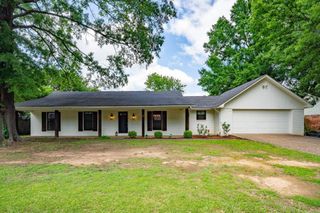 21 Covewood Dr, Conway, AR 72034
