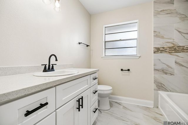 8950 Graham Dr, Baton Rouge, LA 70814