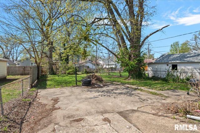 1901 S SPRING Street, Springfield, IL 62704