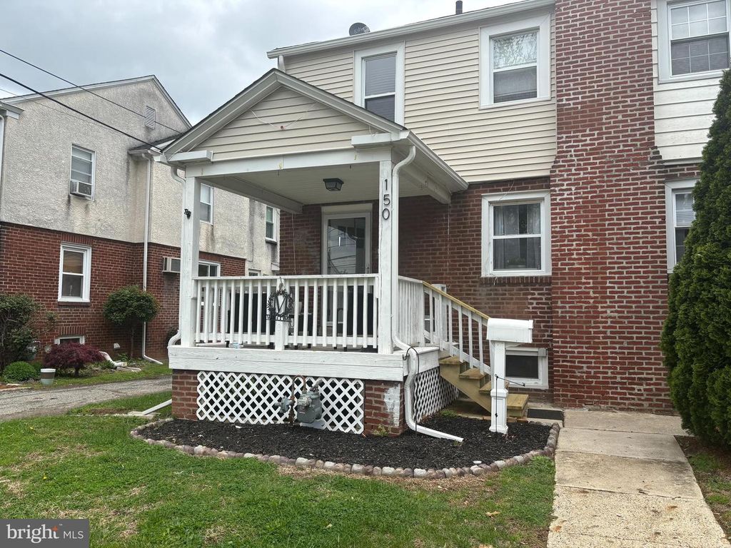 150 MAPLE AVE, Holmes, PA 19043