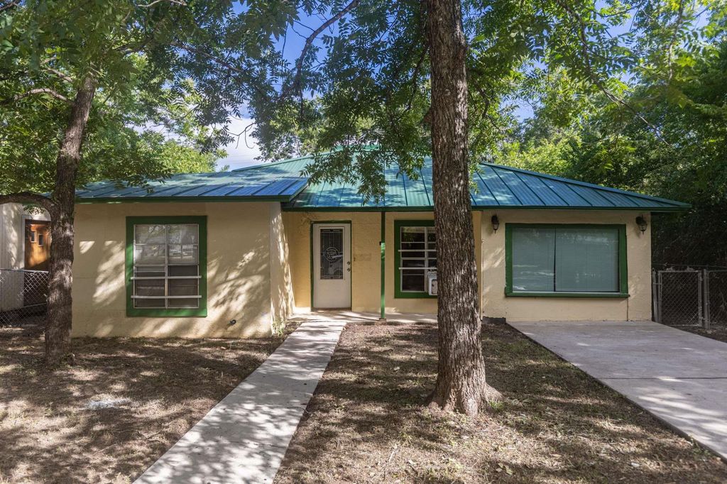 939 Field ST, San Marcos, TX 78666