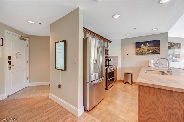 30 Strada Di Villaggio 325, Henderson, NV 89011