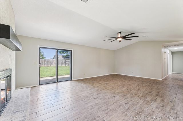 1112 W 20th Street, Claremore, OK 74017