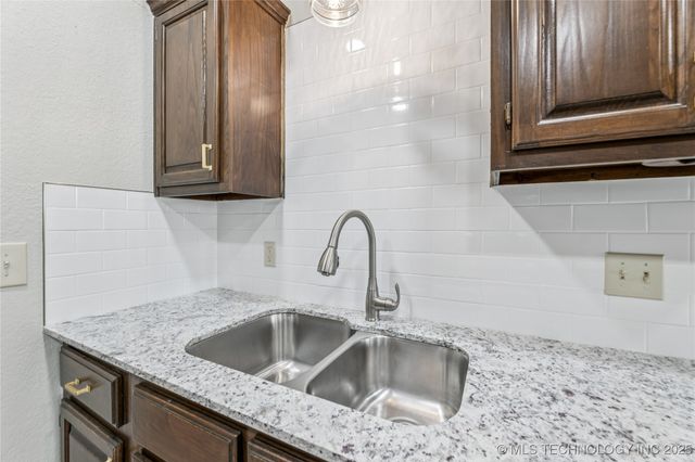 1112 W 20th Street, Claremore, OK 74017