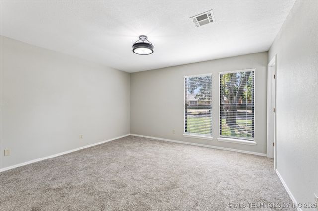 1112 W 20th Street, Claremore, OK 74017