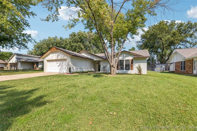 1112 W 20th Street, Claremore, OK 74017