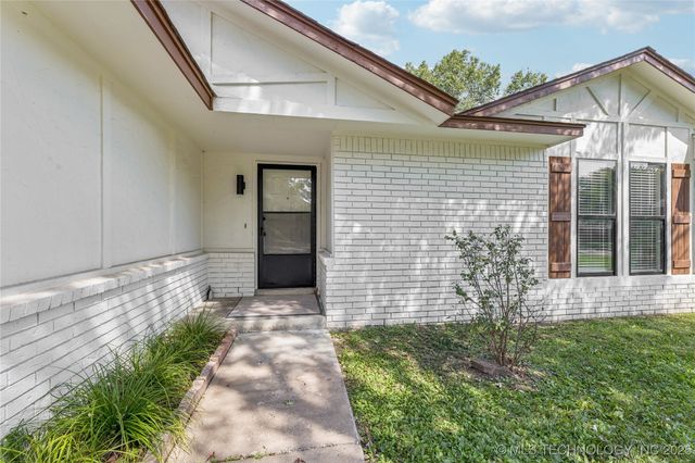 1112 W 20th Street, Claremore, OK 74017