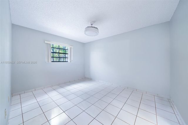 2755 W 74th St, Hialeah, FL 33016