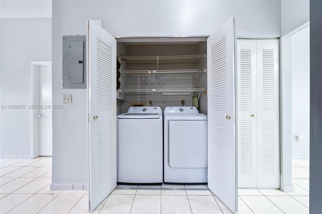 2755 W 74th St, Hialeah, FL 33016