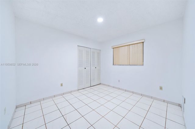 2755 W 74th St, Hialeah, FL 33016