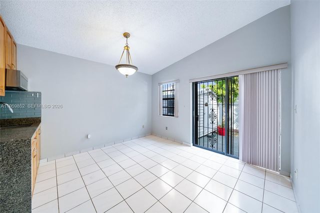 2755 W 74th St, Hialeah, FL 33016