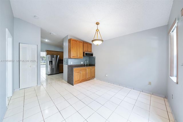 2755 W 74th St, Hialeah, FL 33016