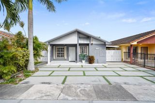 2755 W 74th St, Hialeah, FL 33016