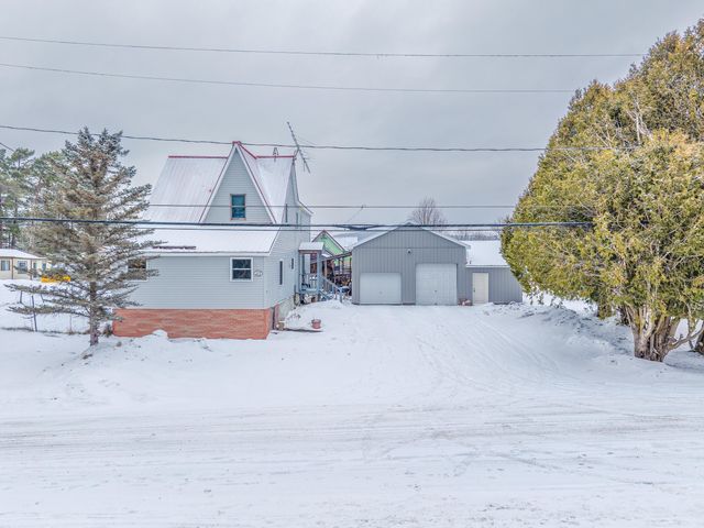 21 Waller St Street, Piercefield, NY 12973