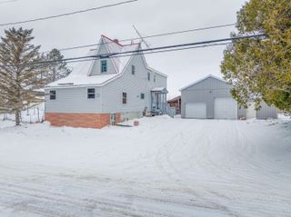 21 Waller St Street, Piercefield, NY 12973