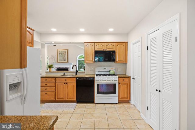 809 W REDMAN AVE, Haddonfield, NJ 08033