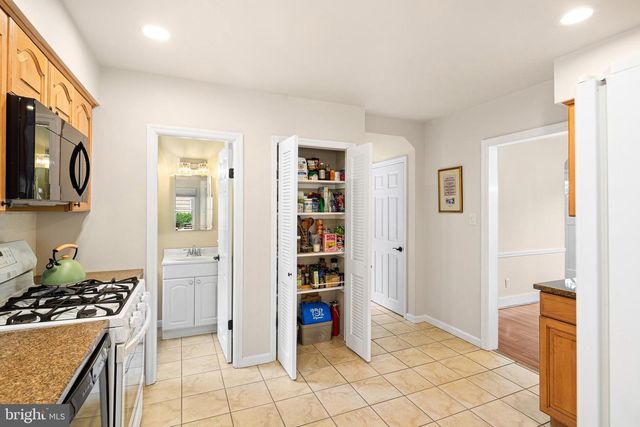 809 W REDMAN AVE, Haddonfield, NJ 08033
