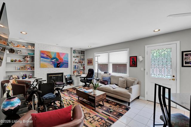 1803 Grantham Ct, Louisville, KY 40222