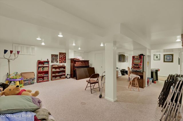 1803 Grantham Ct, Louisville, KY 40222