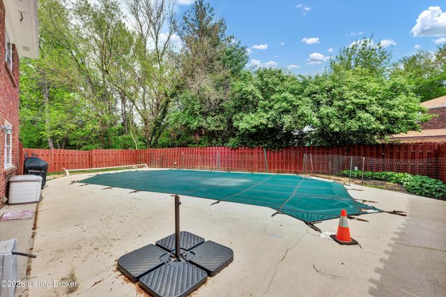 1803 Grantham Ct, Louisville, KY 40222