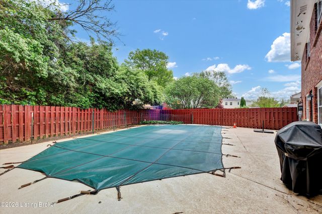 1803 Grantham Ct, Louisville, KY 40222