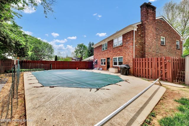 1803 Grantham Ct, Louisville, KY 40222