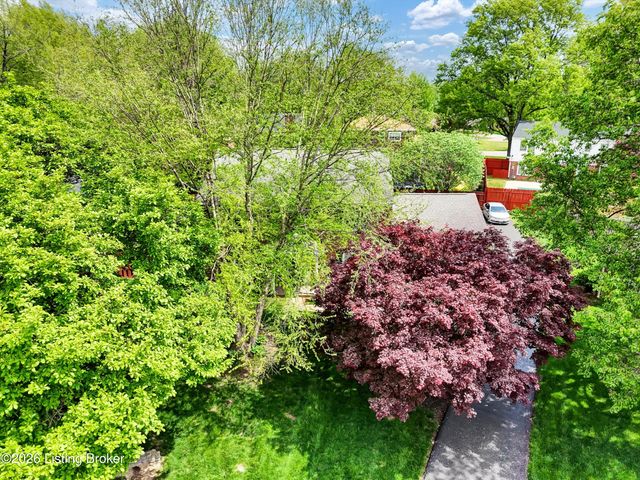 1803 Grantham Ct, Louisville, KY 40222