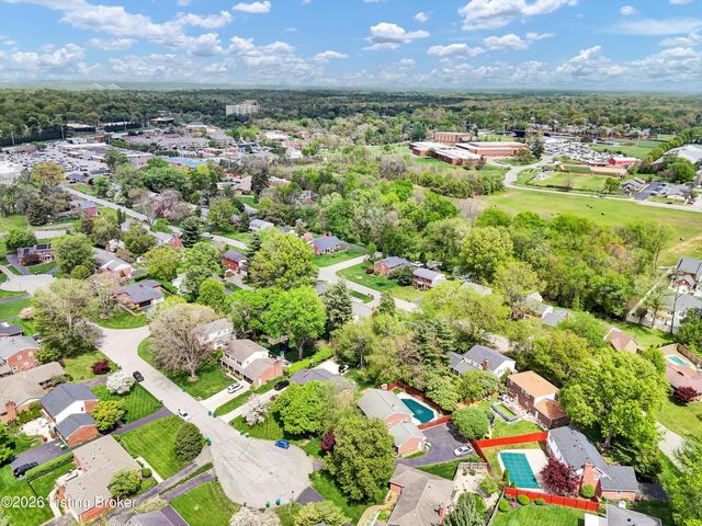 1803 Grantham Ct, Louisville, KY 40222